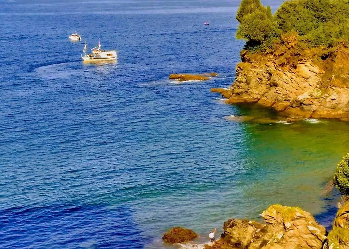 The Cliffs - At Seiramar