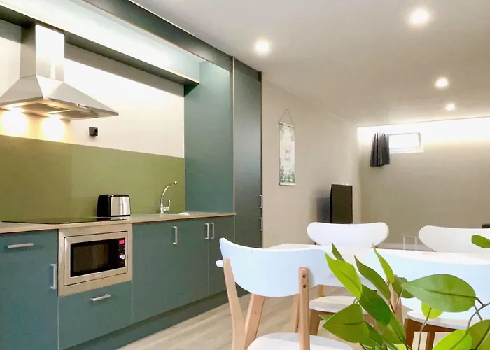 The Cliffs - At Seiramar Daire